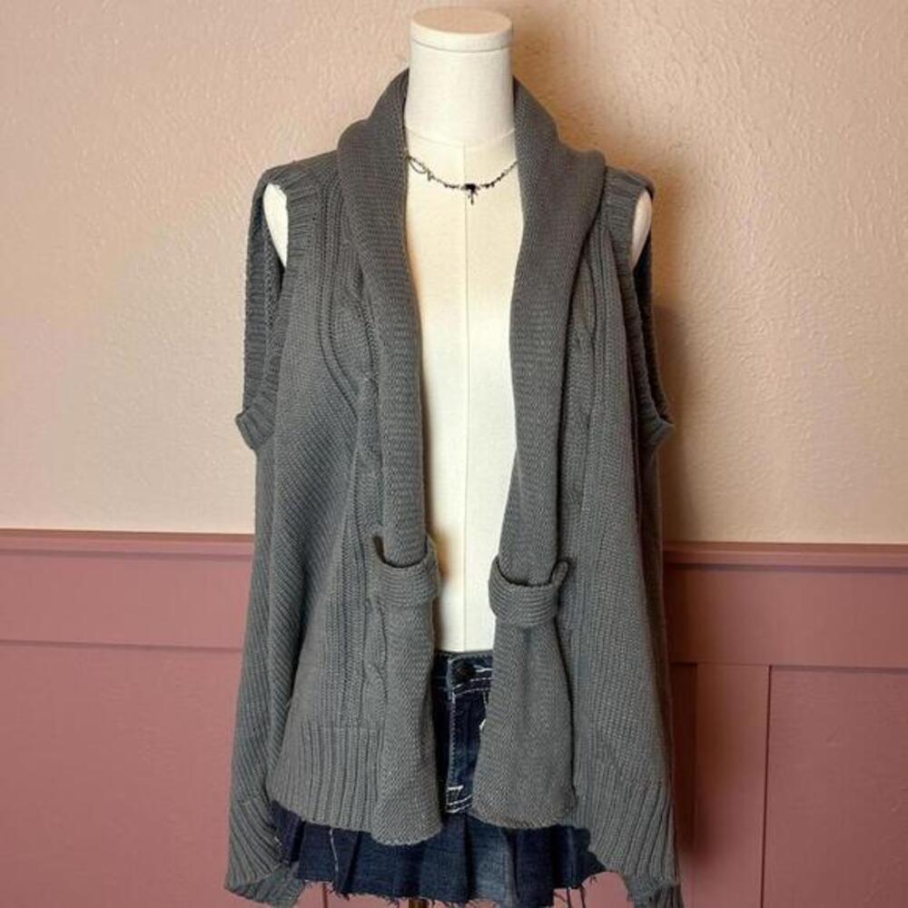 vtg knit y2k vest shawl cardigan say what grey sleeveless corpcore 2000s tumblr